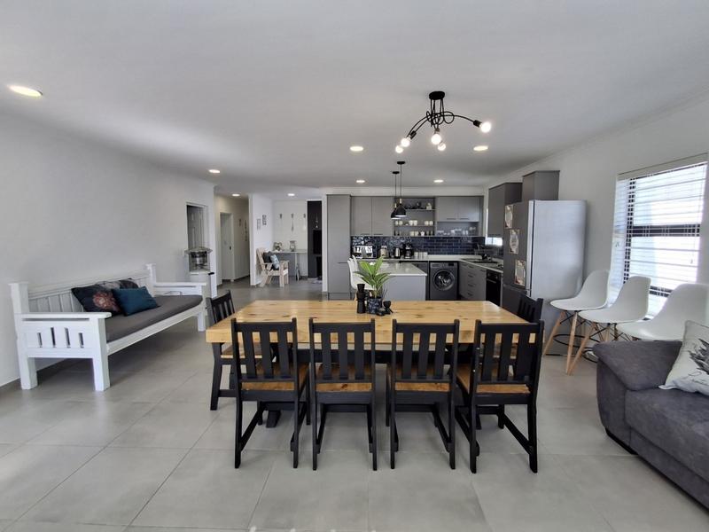 4 Bedroom Property for Sale in Sandy Point Western Cape